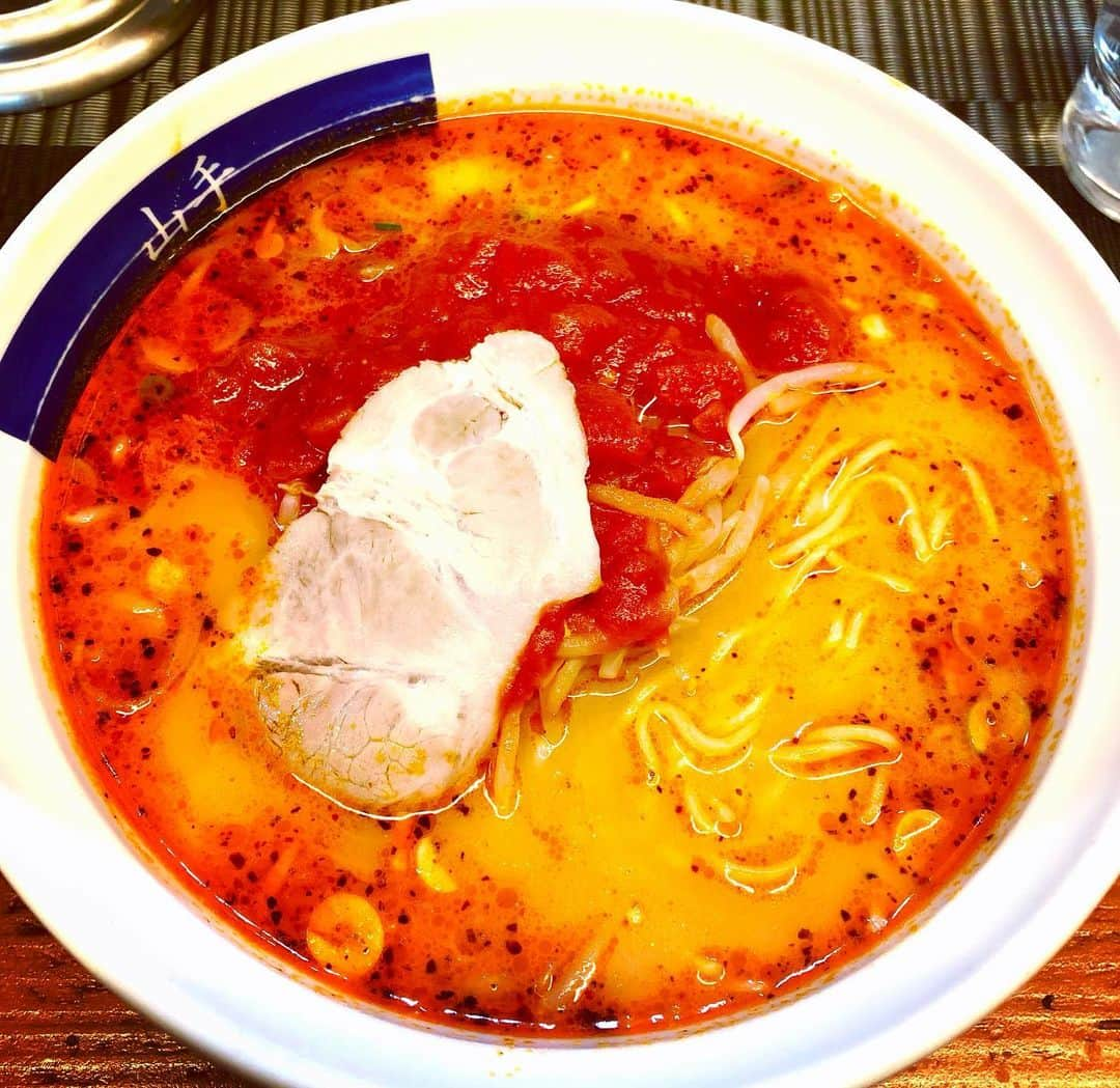 河内孝博のインスタグラム：「【麺麺活動】トマトラーメンの辛さupで刺激の一杯〜✨」