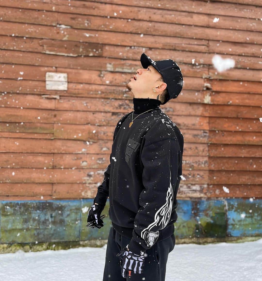 MABU（マブ）さんのインスタグラム写真 - (MABU（マブ）Instagram)「雪が降るとワクワクする☃️❄️  #1枚目に奇跡のハート型の雪のつぶ  @midnightlonelyboy」2月10日 17時59分 - mabu_mb