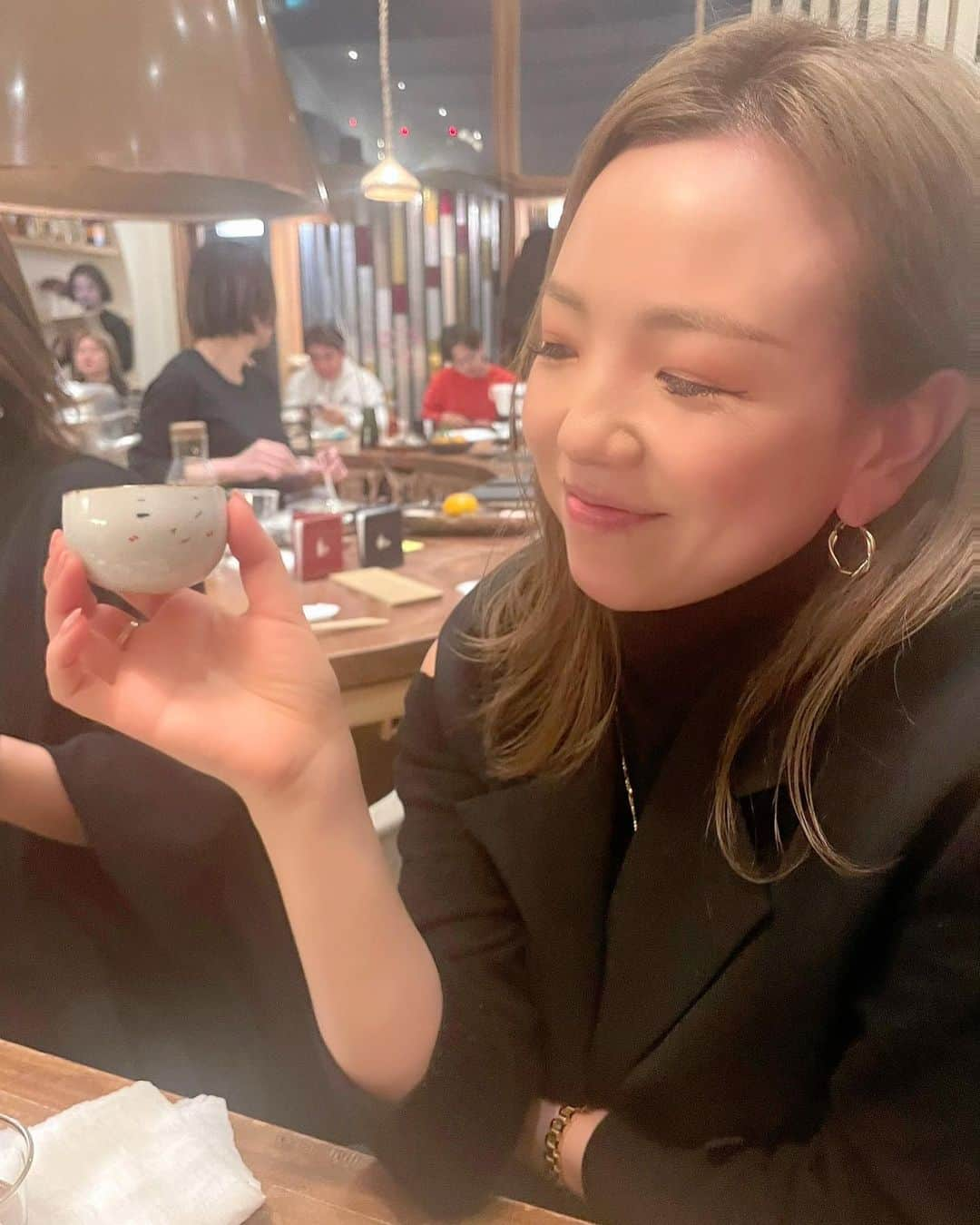 宏実のインスタグラム：「週末福岡旅✈️🍜  食飲歩笑楽愛に満ちた時間でした♡  with 道産子ちゃんたち🤝  #私は非道産子 #旅姐さん  #TRIP姐」