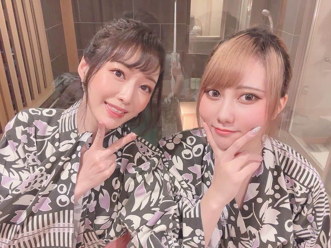 吉山りささんのインスタグラム写真 - (吉山りさInstagram)「♨️👘 母娘旅❤  #photo #photography #母娘 #親子 #ママ #娘 #家族 #family #私の宝物 #mydaughter #daughter #mom #ロングヘア #japanesegirl #Japanese #温泉 #温泉女子 #model #モデル  #吉山りさ #フリーモデル #成人 #タビジョ  #浴衣 #👘 #弾丸旅行 @oreorerisa @hotelokada」2月10日 18時47分 - oreorerisa