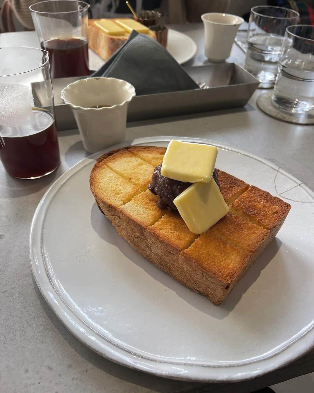 のインスタグラム：「Morning🍞 美味しかった~ この日も喋りすぎた😂」