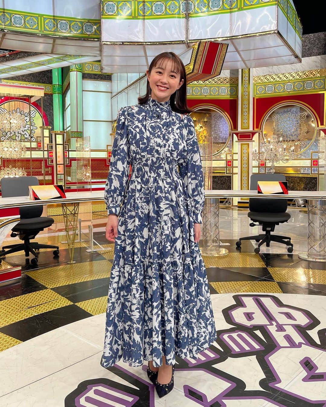 若林有子さんのインスタグラム写真 - (若林有子Instagram)「今夜は金スマ！  ゲストはM-1審査員としても話題になった山田邦子さん🍉  貴重な過去の映像も、現在の邦子さんもパワフルでした💥 夜9時からぜひご覧ください！  ワンピース: rienda パンプス: DIANA  #金スマ #若林有子」2月10日 18時54分 - wakabayashiyuko_