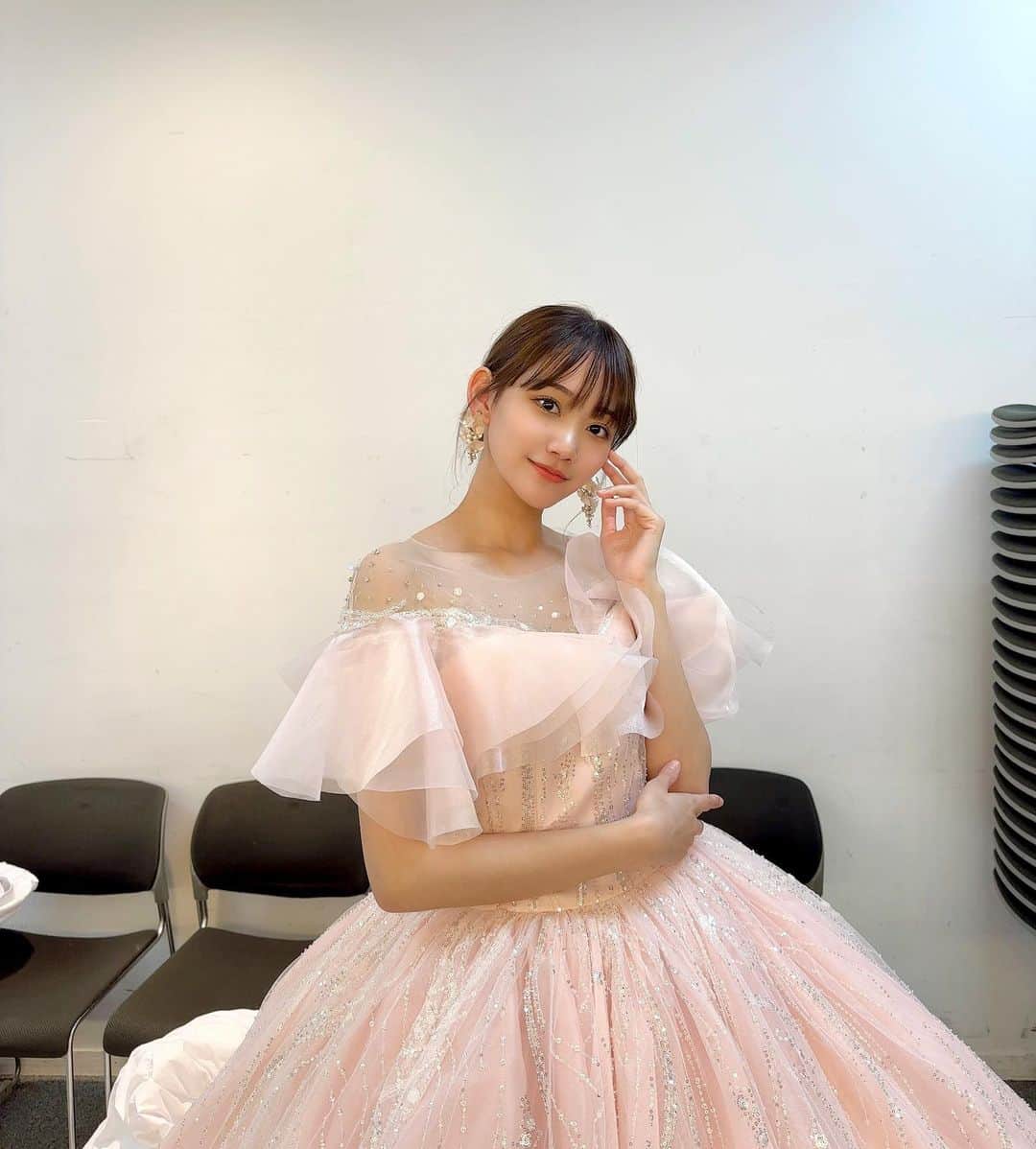 のインスタグラム：「このドレスが一番お気に入りでした🎀  #ドレス #ウェディング #ウェディングドレス  #wedding  #weddingdress  #bridal #bridalwear」