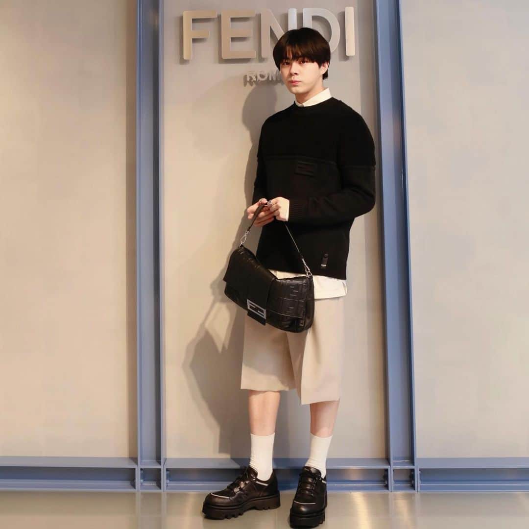宇佐卓真のインスタグラム：「Palazzo FENDI 表参道 に一足お先にお邪魔しました。  欲しいアイテム沢山あったのでまた行きたいです‼︎  #PalazzoFendiOmotesando #FendiSS23 #fendi #fendiofficial」