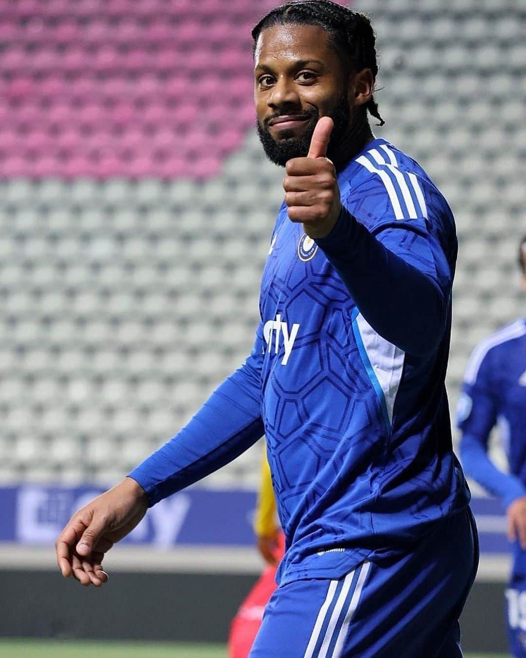 イェレマイン・レンスのインスタグラム：「Win ✅ goals ✅ 👍🏾」