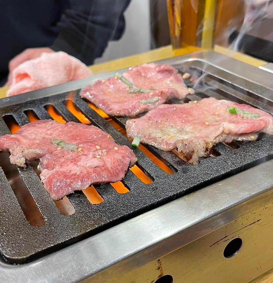 ゆってぃさんのインスタグラム写真 - (ゆってぃInstagram)「🐄🐄🐄  少し前に焼肉の聖地スタミナ苑に行ってきました。  やっぱりタンが格別。そしてロースがカルビみたいだった！  #ゆってぃ #ワカチコ #人力舎 #スタミナ苑 #焼肉 #三宿 #危なくラーメン魁力屋 #並びは4時間半 #最寄りまで30分 #お土産餃子買うの忘れた」2月11日 7時47分 - yutty52_yuta