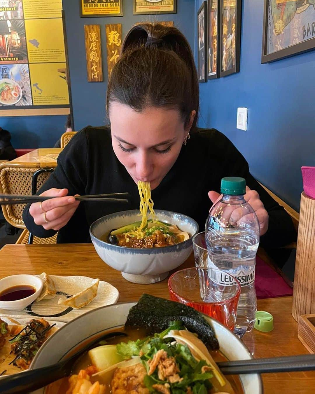 エリカ・ファサナさんのインスタグラム写真 - (エリカ・ファサナInstagram)「fav place 🍜🥟」2月10日 23時05分 - erika_fasana