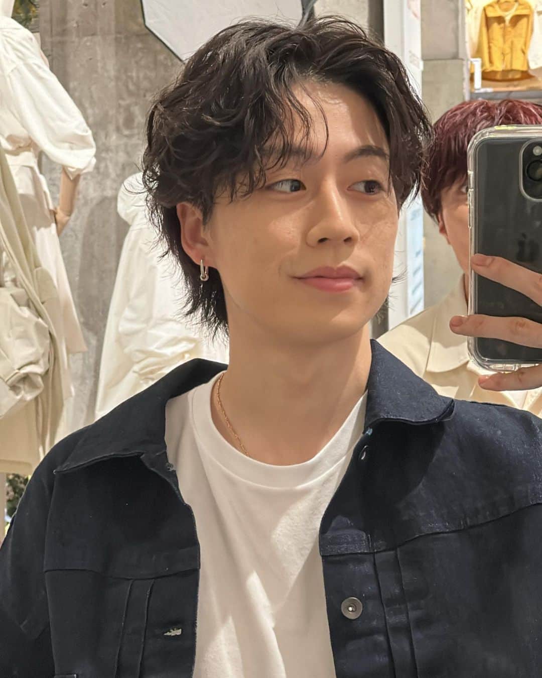 ゆうたのインスタグラム：「右に誰かいる、、、😱」