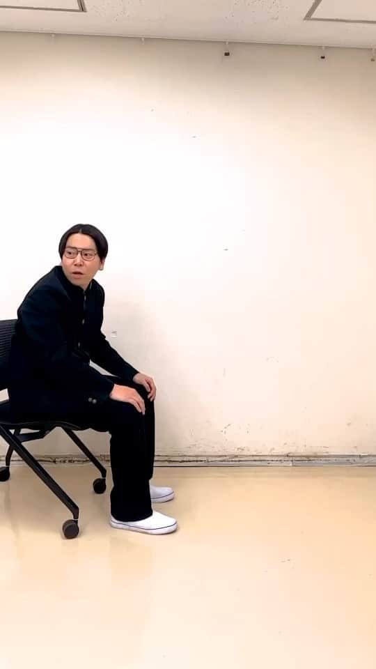 坂田 光のインスタグラム：「サンシャインのコント「転校生」  #学生 #青春 #転校生 #東京 #福岡 #都会からの転校生 #かましすぎ #東京ってすごい」