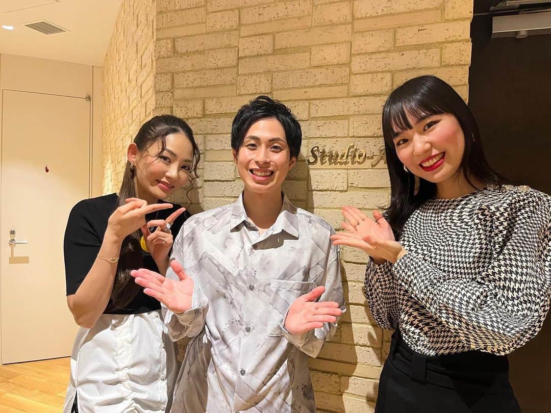 宮本美季のインスタグラム：「本日はチャンネルNECO「全力！ゴールデンCOVERS」の収録でした🎥 @marietakeda 竹田まりえちゃんとあの話題曲のDuoそして、カラオケバトルの先輩で同志である林部智史くんとのコラボお楽しみに😊 2/25(sat)15:00〜17:00放送です！ 是非ご覧下さい〜📺✨  necoweb.com/neco/program/d…」