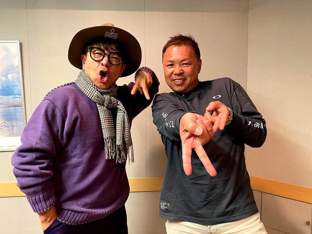 伊津野亮のインスタグラム：「#icocoonフィッシング部 今回の太刀魚/ドラゴン🐉狙い！は 伊津野以外は全員フック🎣 伊津野坊主！？ 地球を釣り上げる始末💦笑 次ガムバル！！ by the way 今日の放送中でも 触れましたが... icocoonフィッシング部の 部員を徐々に募集していきます まずは部長キヨタカさんの インスタ#canopus .kiyotakaを フォローして下さい🎣 インスタのＤＭから 詳細は随時お伝えしていきます。 プロからビギナーまで 集って下さい！」