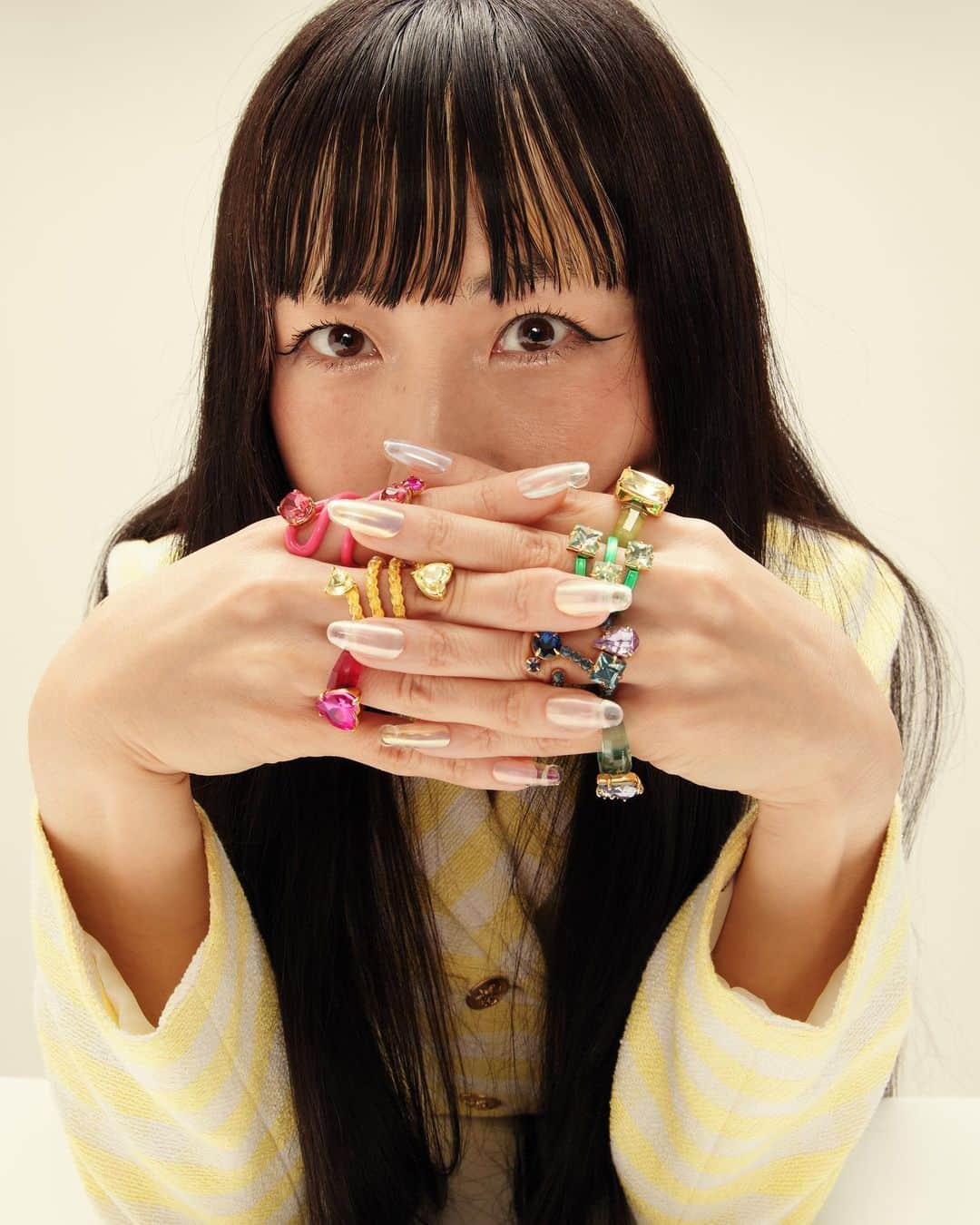 Mei Kawajiriのインスタグラム：「I can’t believe this 💕 @nailsbymei x @jcrew is online NOW ⭐️ 🌙     As a nail artist, it was an honor to design my dream rings and I cannot wait to see how they take your nail art to the next level 🚀 ✨ link in bio ❤️ #ad   J crew とメイのコラボで、指輪のコレクションのデザインをしました🤍💛オンラインなら日本からもオーダーできるはず🧡🤍💛」