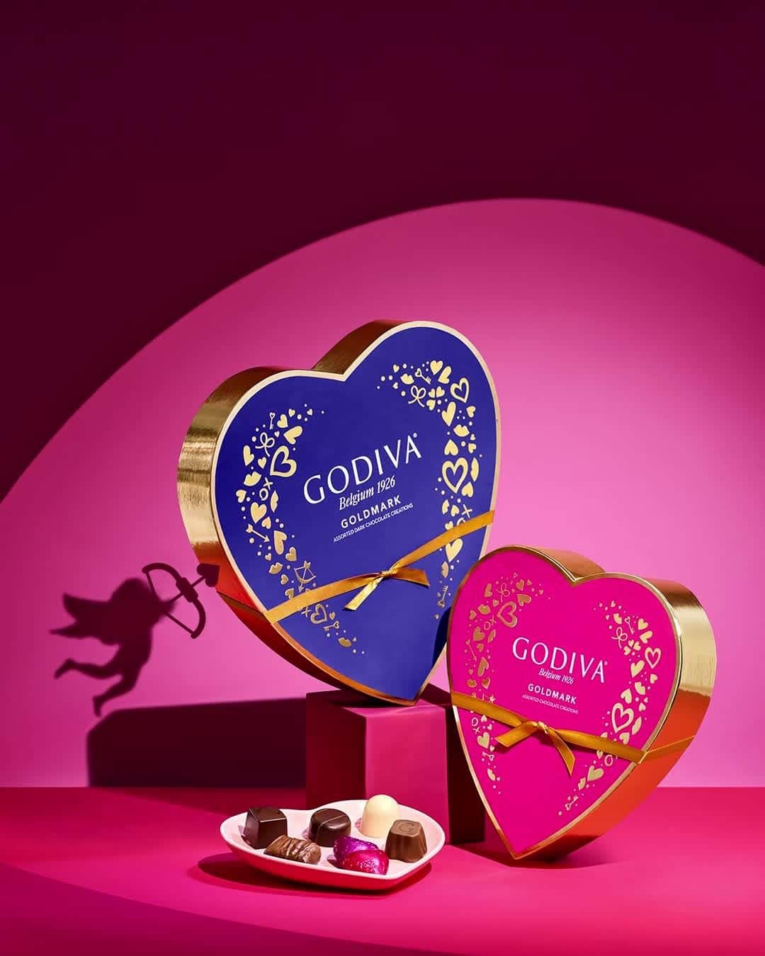 GODIVAのインスタグラム：「The best kind of matchmaker is the one that knows your taste…in chocolate. 🤎 This Valentine’s Day, give your loved ones their match made in chocolate heaven.」