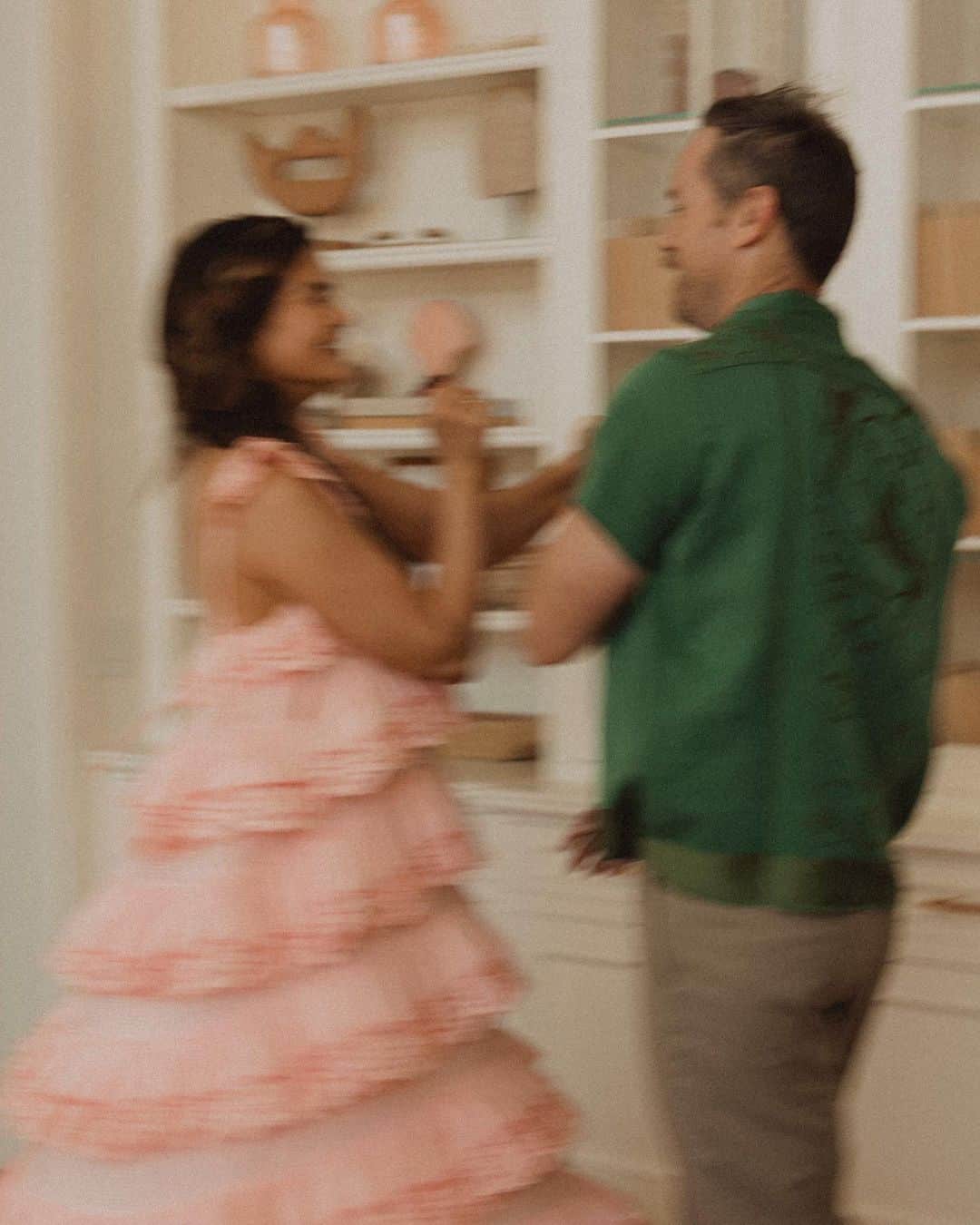 Amber Fillerup Clarkのインスタグラム：「Love any excuse to dress up in ruffles upon ruffles and take cute pics 🧚‍♀️ my vintage glassware is just…. I love it so much.. look at them shining all bright. 📷: @daniprincephoto」