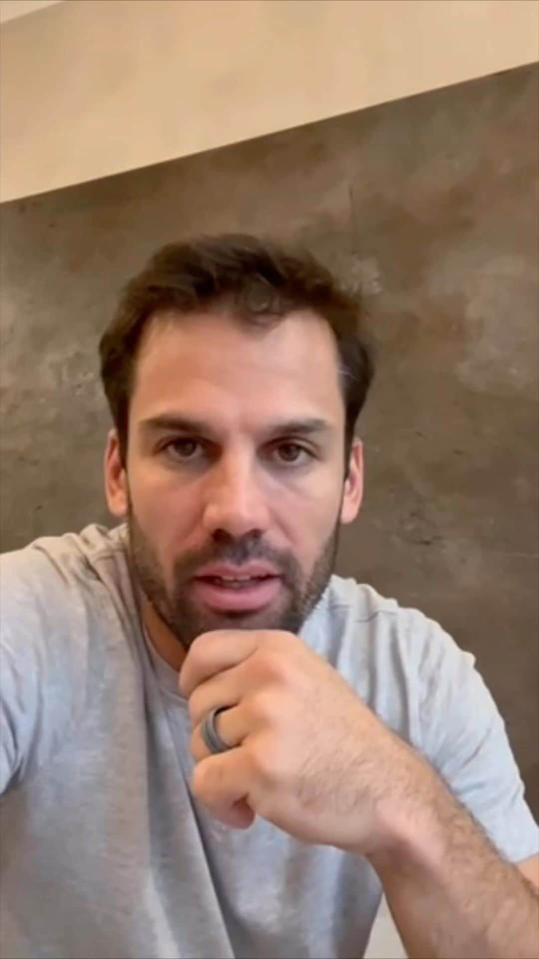 エリック・デッカーのインスタグラム：「Don’t miss out on all the action this week at @draftkings_sportsbook! Download the DraftKings Sportsbook app today! Use my promo code DECKER when you sign up before Super Bowl LVII! #DKPartner」