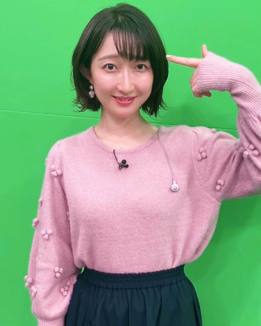 竹上萌奈さんのインスタグラム写真 - (竹上萌奈Instagram)「至極、どうでもいいことを言います ⁡ ⁡ ……前髪を切りました ⁡ 🙄 ⁡ #前髪 #ヘアースタイル #ボブ #伸ばしかけ #アナウンサー #スタイリング ⁡ ↑ #おませなハッシュタグ ⁡ ⁡」2月11日 15時55分 - takegami_moena