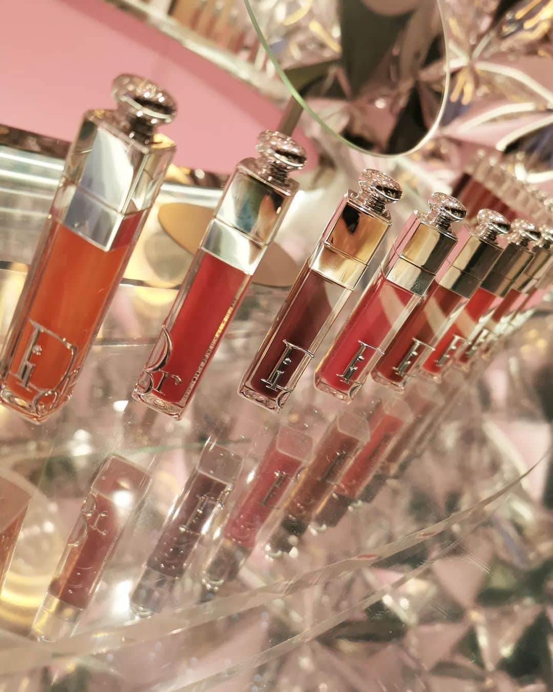 畠山優梨枝さんのインスタグラム写真 - (畠山優梨枝Instagram)「🌷DIOR BLOOMING LOVE GARDEN🌷  お花いっぱいの可愛い空間に癒やされてきました♥️♥️  #DIOR#diorbeauty#diorbloominglovegarden#lipmaximizer#ディオール#ディオールビューティー##ディオールブルーミングラブガーデン#ディオールコスメ#ディオールリップ#ディオールブルーミングブーケ#ディオールアディクトリップマキシマイザー#マキシマイザー」2月11日 16時00分 - yurieyurieee