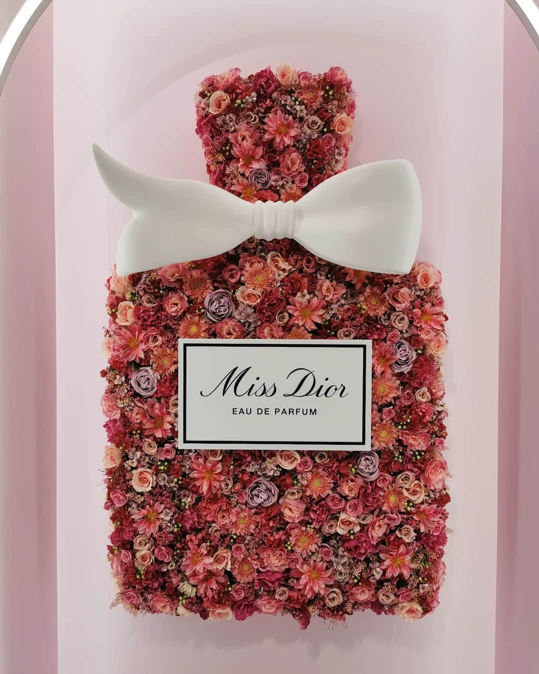 畠山優梨枝さんのインスタグラム写真 - (畠山優梨枝Instagram)「🌷DIOR BLOOMING LOVE GARDEN🌷  お花いっぱいの可愛い空間に癒やされてきました♥️♥️  #DIOR#diorbeauty#diorbloominglovegarden#lipmaximizer#ディオール#ディオールビューティー##ディオールブルーミングラブガーデン#ディオールコスメ#ディオールリップ#ディオールブルーミングブーケ#ディオールアディクトリップマキシマイザー#マキシマイザー」2月11日 16時00分 - yurieyurieee