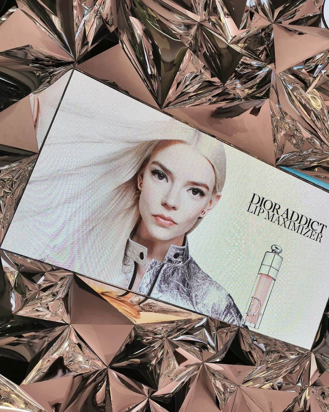 畠山優梨枝さんのインスタグラム写真 - (畠山優梨枝Instagram)「🌷DIOR BLOOMING LOVE GARDEN🌷  お花いっぱいの可愛い空間に癒やされてきました♥️♥️  #DIOR#diorbeauty#diorbloominglovegarden#lipmaximizer#ディオール#ディオールビューティー##ディオールブルーミングラブガーデン#ディオールコスメ#ディオールリップ#ディオールブルーミングブーケ#ディオールアディクトリップマキシマイザー#マキシマイザー」2月11日 16時00分 - yurieyurieee