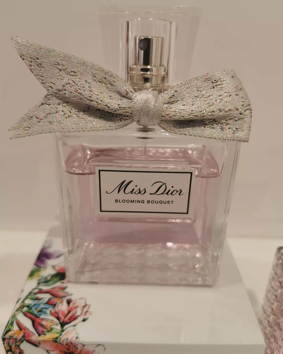 畠山優梨枝さんのインスタグラム写真 - (畠山優梨枝Instagram)「🌷DIOR BLOOMING LOVE GARDEN🌷  お花いっぱいの可愛い空間に癒やされてきました♥️♥️  #DIOR#diorbeauty#diorbloominglovegarden#lipmaximizer#ディオール#ディオールビューティー##ディオールブルーミングラブガーデン#ディオールコスメ#ディオールリップ#ディオールブルーミングブーケ#ディオールアディクトリップマキシマイザー#マキシマイザー」2月11日 16時00分 - yurieyurieee