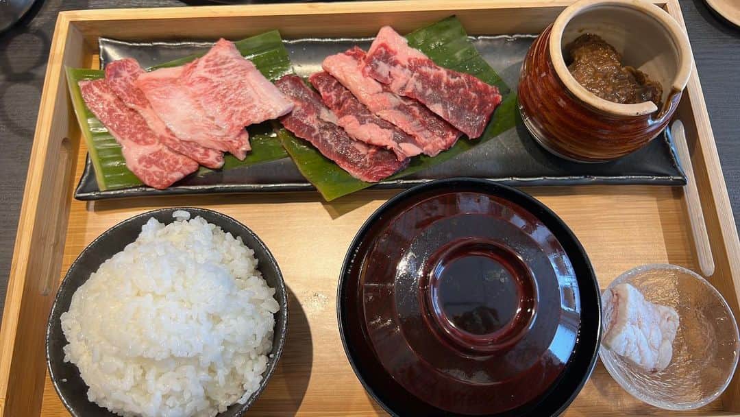 葵さんのインスタグラム写真 - (葵Instagram)「ヒョンな肉の旅in北海道！ ユッケも焼肉も勿論最高なんですが、お米も美味しかった！！ #とろユッケまるいち #肉パワーで今日も歌い上げます　#肉パワー」2月11日 16時23分 - aoi_official0401