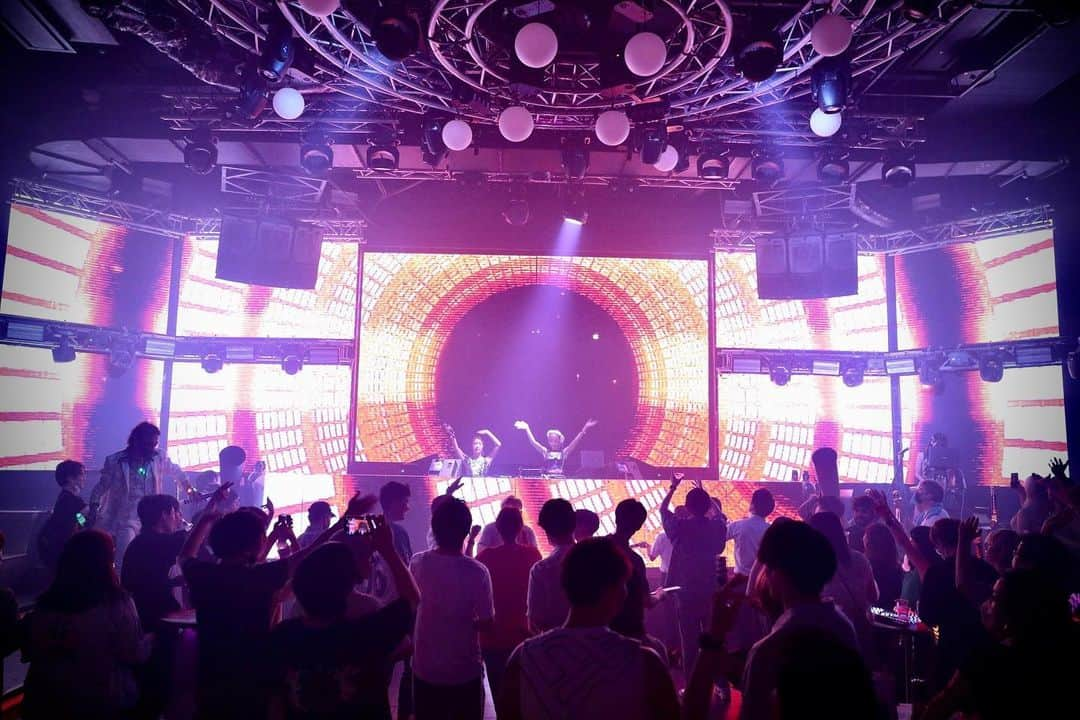 sherbetのインスタグラム：「EDM performance event by DJ, VJ and MC is "club sherbet"! Held once a month at WARP, Shinjuku The next event is February 23.  ■Upcoming events 2023.03.04 TOKYO GIRLS COLLECTION  ◎sherbet youtube https://youtube.com/@-sherbetchannel  tiktok https://www.tiktok.com/@sherbet_official_  #tgc #ガールズコレクション #sherbet #EDM #新宿warp #edm #warp」