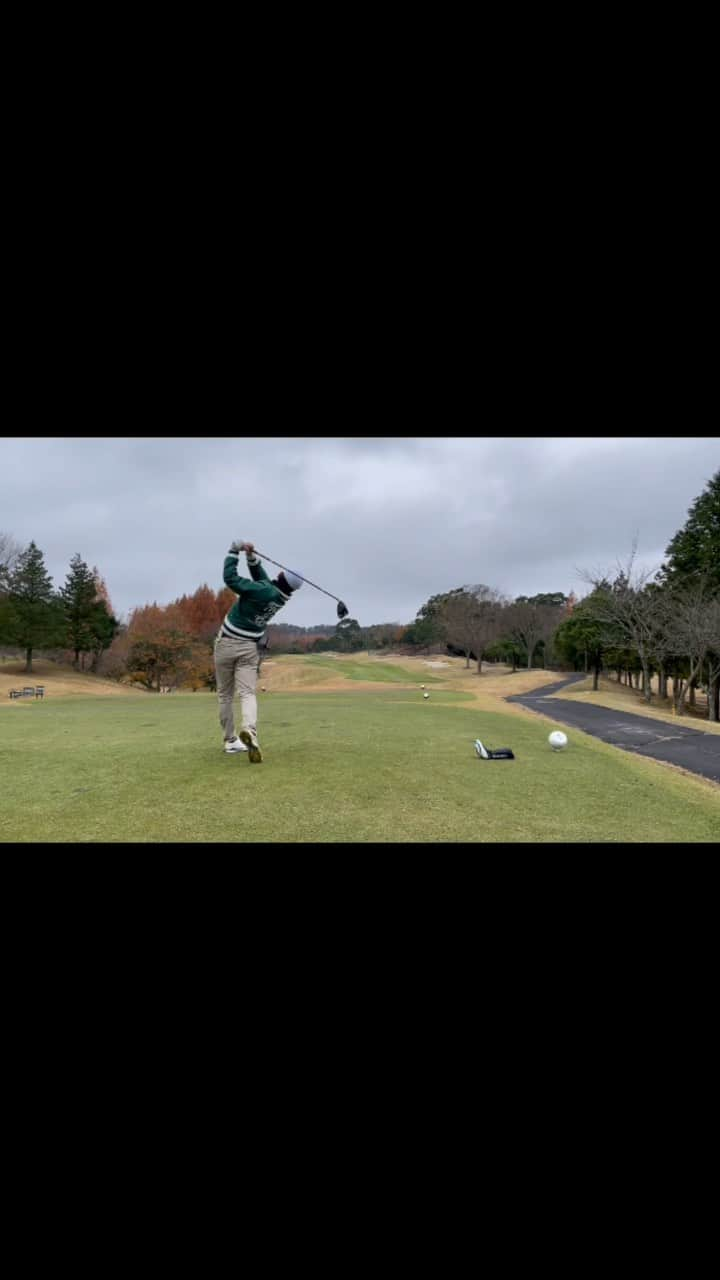 酒主義久のインスタグラム：「#ゴルフ #golf #ドライバー #driver #flymetothegreen #めっちゃ左行く」