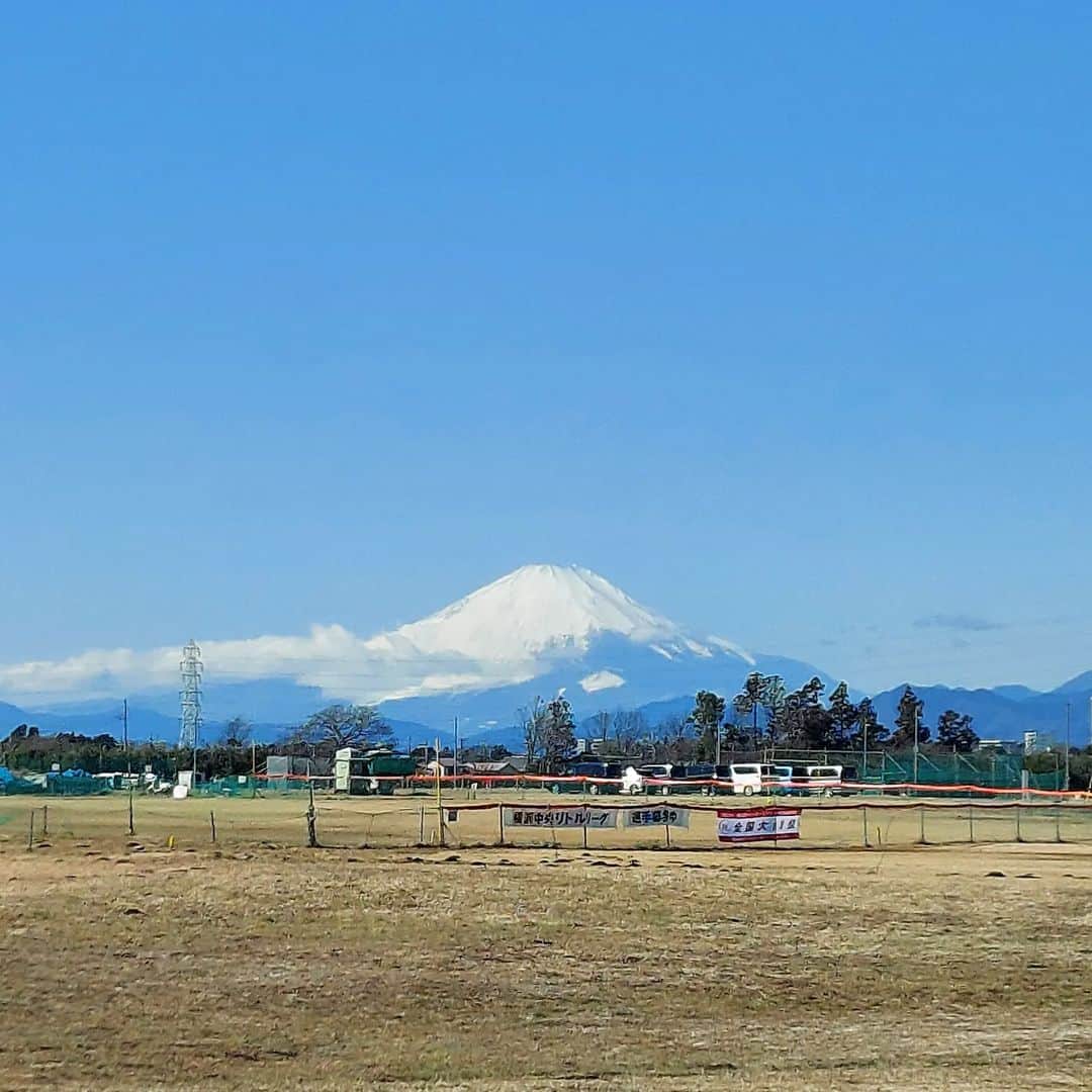 竹内都子のインスタグラム：「今日は #空気がきれい  #富士山 が最高‼️ この景色だけで #幸せになれる ❤️」