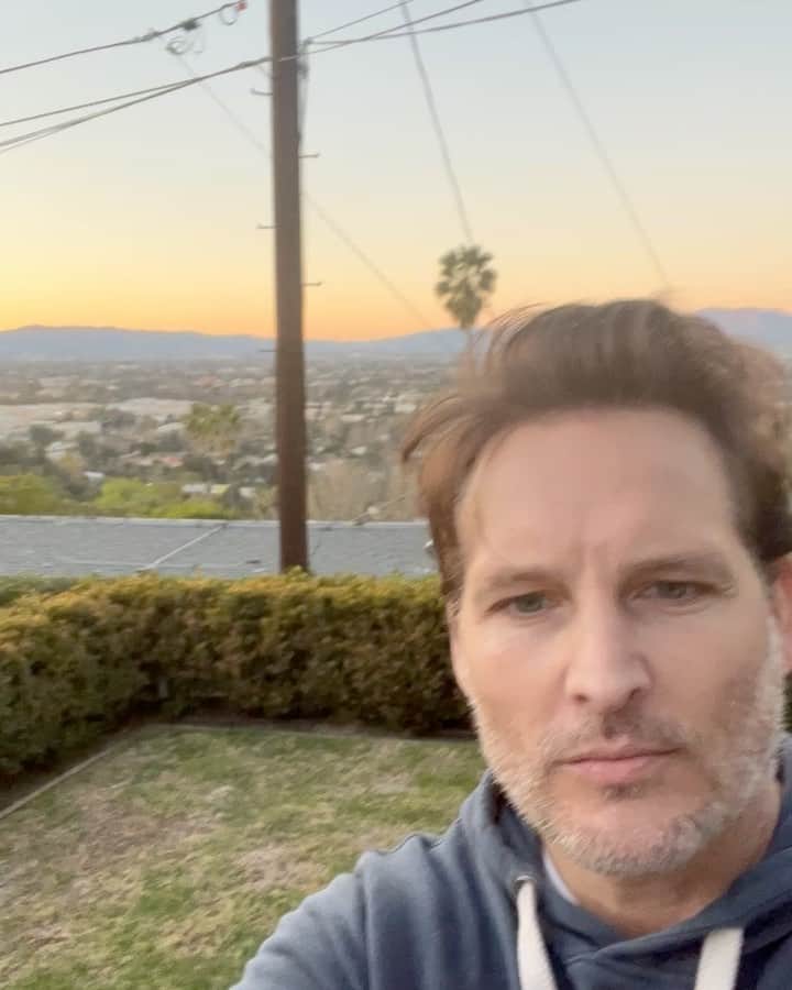 ピーター・ファシネリのインスタグラム：「So excited my film #OnFire is an official selection of Feb @mammothfilmfestival We are premiering March 3.2023 @5pm. Come watch it with us. 🙏🙏🙏❤️❤️❤️」