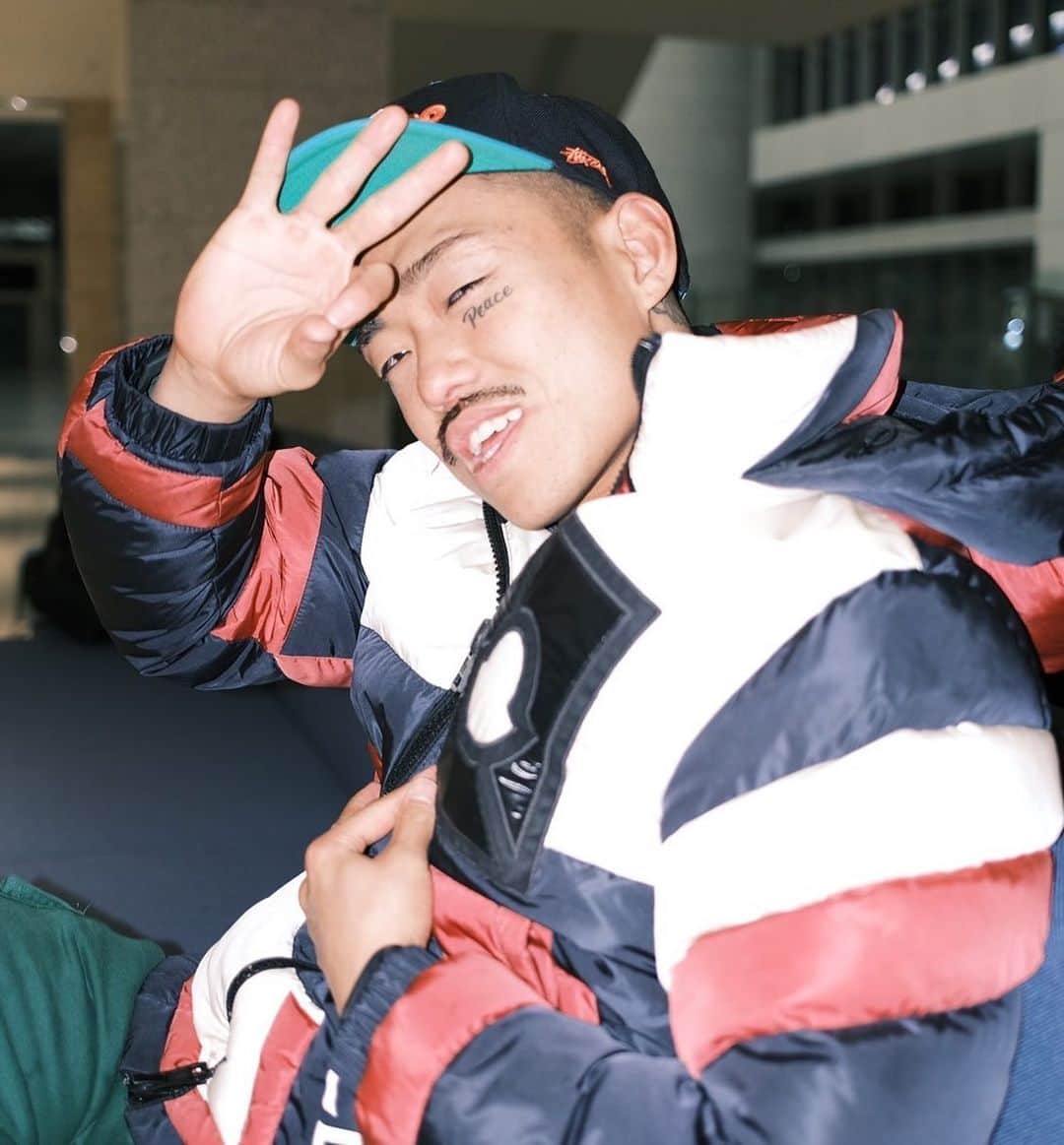 のインスタグラム：「한국에서도 싸울 준비를 해 기대해주세요. 韓国でもぶちかましてやるさ 今年は日本🇯🇵 世界中にPeaceをばら撒くよ👌 #Peace #韓国」