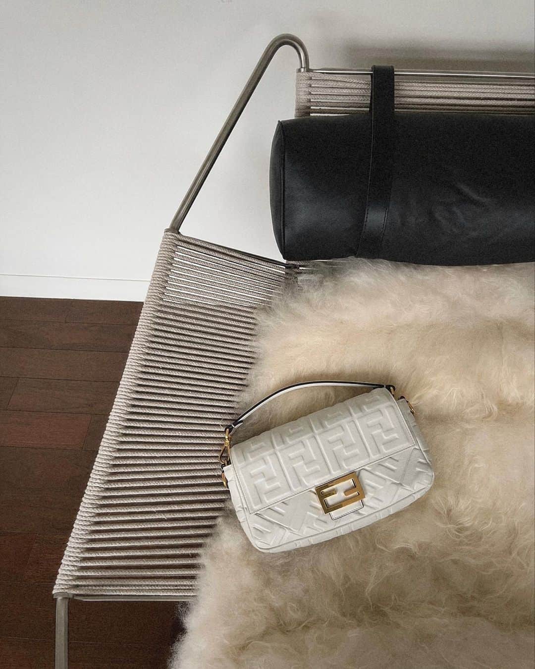 大屋夏南のインスタグラム：「Palazzo FENDI Omotesando💫 今日オープンの @fendi のフラッグシップストア パラッツォ フェンディ 表参道に一足先にお邪魔してきました🦋  アイテムはもちろんだけど、床や壁、オブジェなども可愛くてワクワクする空間だった💘  #PalazzoFendiOmotesando #FendiSS23 #pr」