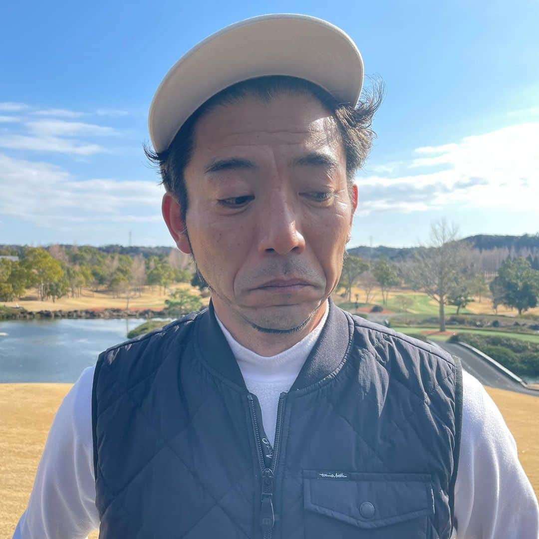 森慎太郎のインスタグラム：「毎日色々ありますが、明日も頑張りましょう #ゴルフ #travismathew #有吉の壁 #たけしさんやったつもりがニューヨーク嶋佐さん」