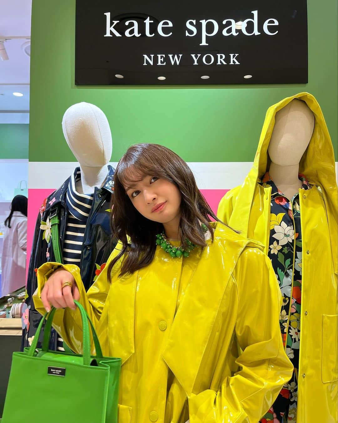 小泉遥さんのインスタグラム写真 - (小泉遥Instagram)「. . Kate Spade New York Spring 2023 Pop-Up Shop にお邪魔してきました💚💚  カラフルな世界観が可愛くて 終始ウキウキが止まらなかったよ〜🤭💚  #katespadejapan  #ケイトスペードアドベンチャー」2月11日 18時42分 - koiharu_official