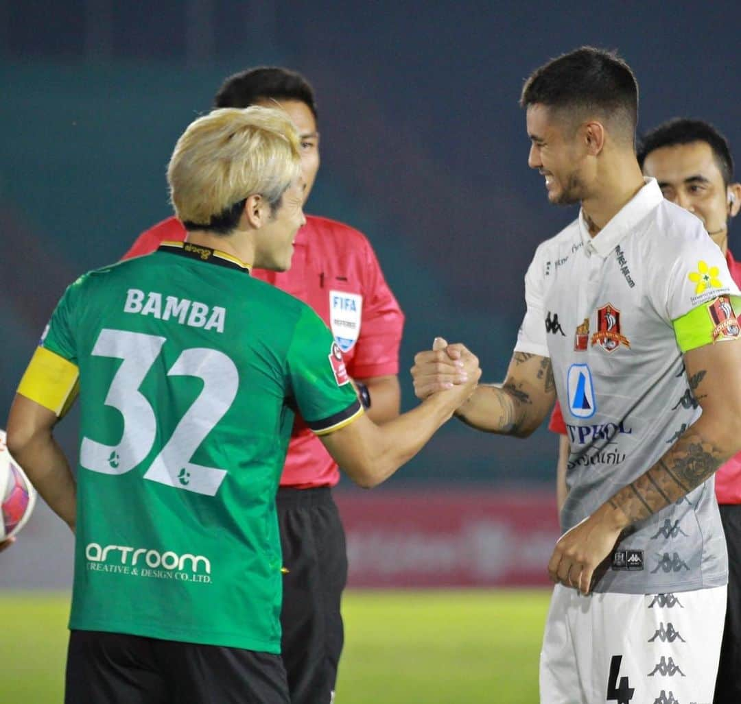 馬場悠企さんのインスタグラム写真 - (馬場悠企Instagram)「Let’s go Lampang FC🐎🟢  #タイでプレーする日本人 #タイリーグ #タイサッカー #11年目 #トップリーグ昇格6チーム #昇格請負人 #サッカー大好き #タイ大好き #サッカー好きと関わりたい #朝トレーニング #8時スタート #football #soccer #thailand #yukibamba #No32」2月11日 18時49分 - yuki_bamba32