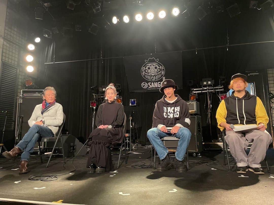 西岡徳馬のインスタグラム：「これから明日開催の「画狂人北斎」 京都ロームシアター公演の前夜祭で、 10-FEET卓真さんのライブで卓真さん、雛形あきこさん、馬場良馬君とトークショー始まります❣️」