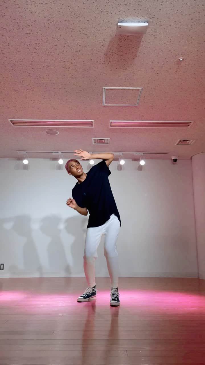 遠藤勇樹のインスタグラム：「#えんどぅ踊ってみた #ENDocoverdance #XG #ShootingStar #XG_ShootingStar  #XGALX」