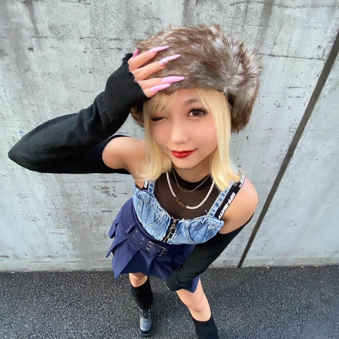 のインスタグラム：「🤎 . . . #金髪 #金髪ボブ #ハイトーンボブ #ハイトーンギャル #ブロンドヘアー #ギャル #ギャルネイル #ギャルコーデ #y2k #y2kファッション #ギャルメイク #ootd #gal #fashion #instalike」