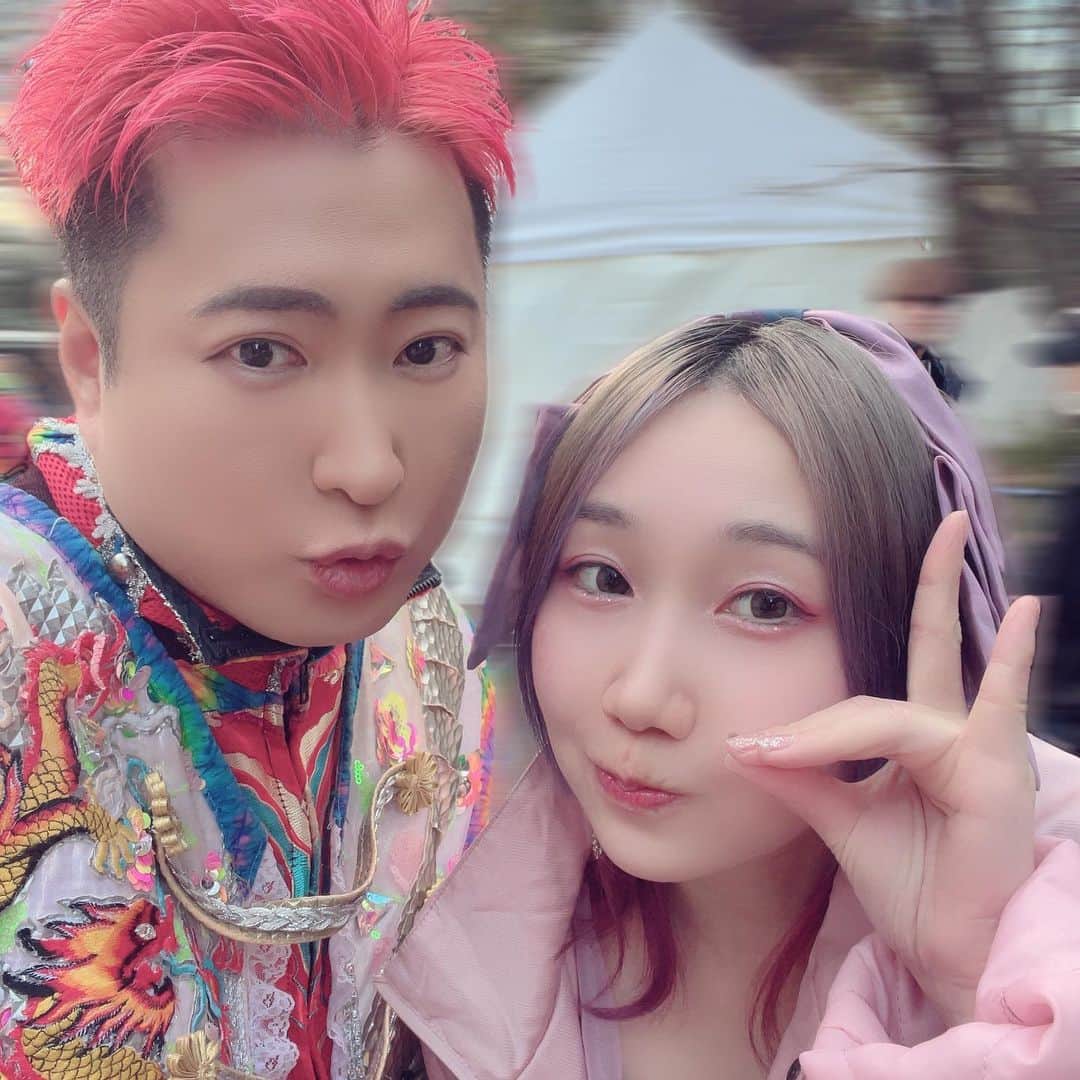 ミキティー本物【二丁目の魁カミングアウト】のインスタグラム：「バンもんのみーちゃん〜！なかよち！ バンもんに会えると笑顔になれる〜！ 一緒のライブはそんなに多くないけどアイドルとして頑張ってる仲間〜って感じで会えると嬉しい😊」