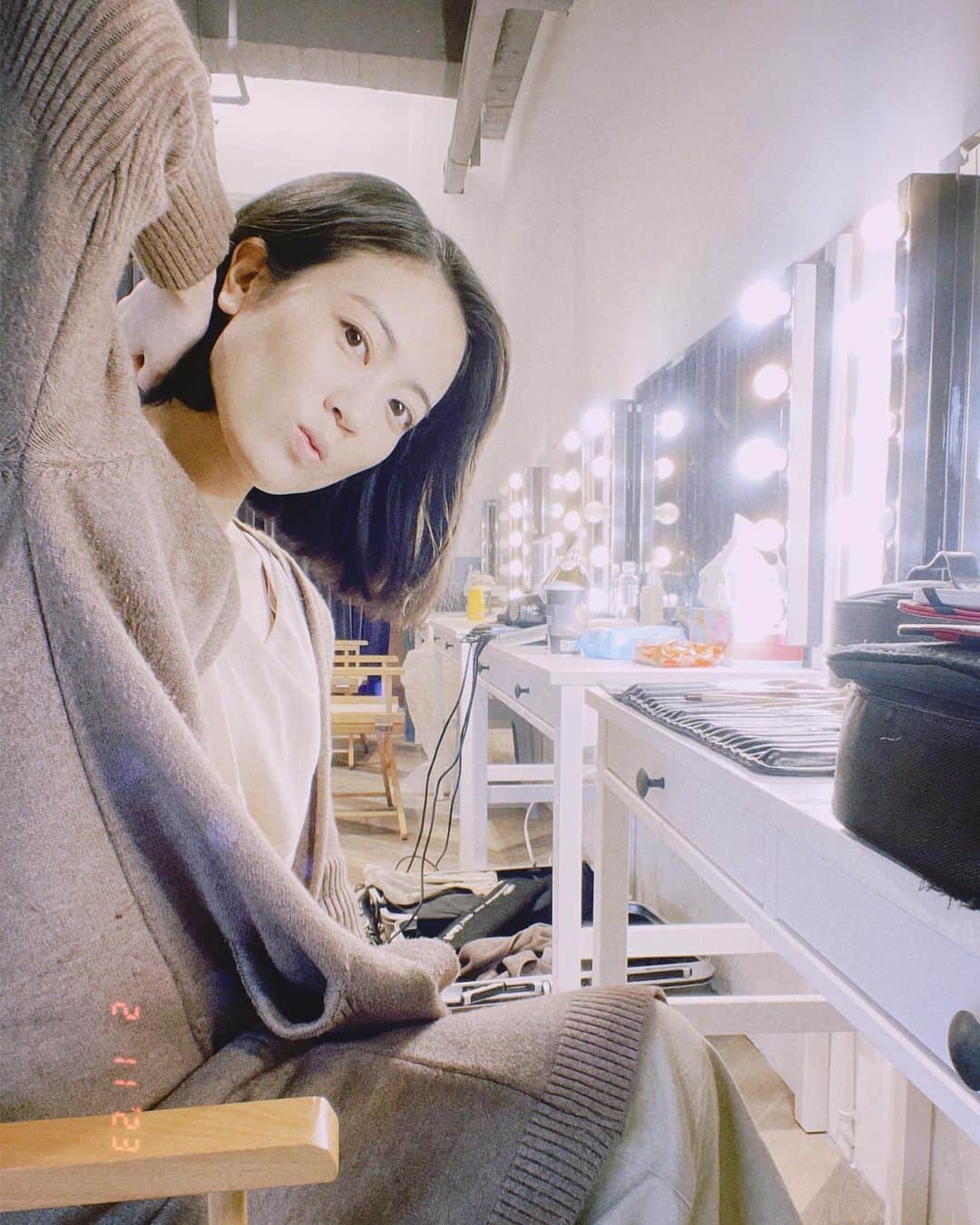 煌月爽矢のインスタグラム：「. . 拍攝第二天✨  還繼續拍唷〜  #撮影二日目 #子供と犬が可愛い #暖身」