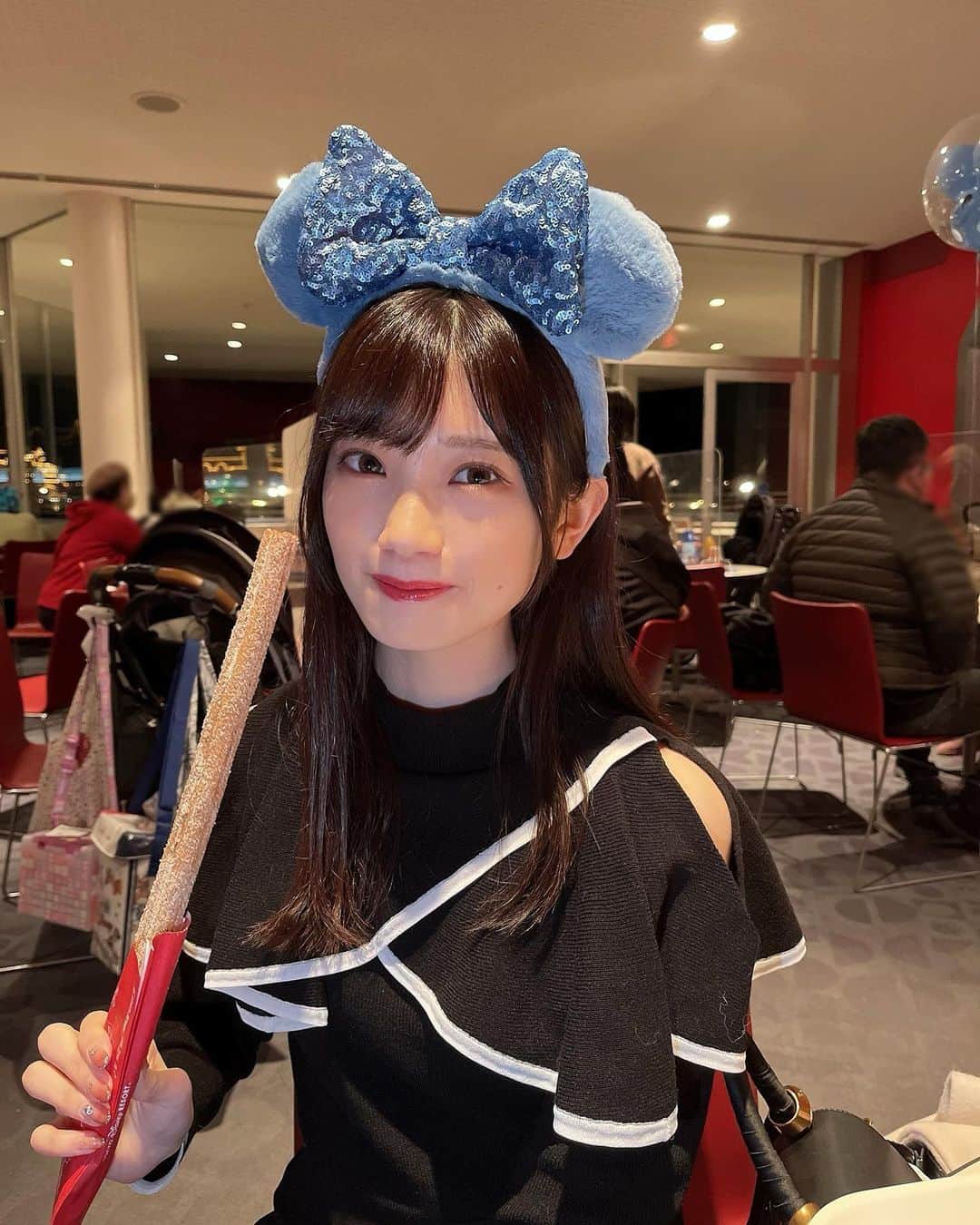 のインスタグラム：「チュロスっておいしいよね‪🫶🏻   #ディズニー  #ディズニーランド  #チュロス」
