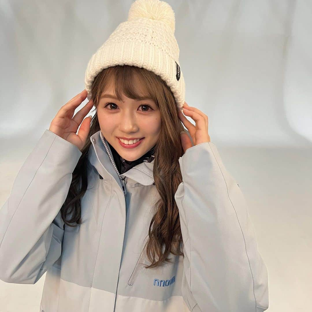 蒼井ちあきのインスタグラム：「🎿❄️  小さい頃はよくスキーに行ってた🤭 また行きたいなぁ𓂃❄️  #スキーウェア #スキー #ノアム #冬 #ウィンタースポーツ #スノボ」