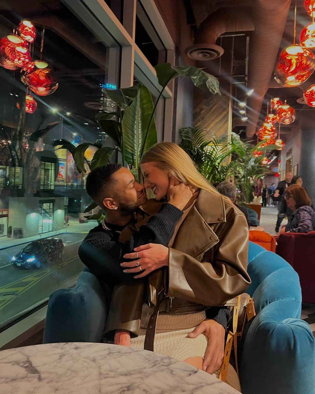 ペイジュ・ハイランドのインスタグラム：「date night @putteryofficial ❤️   (don’t be fooled by the last slide ..Brooke was on her 6th try)」