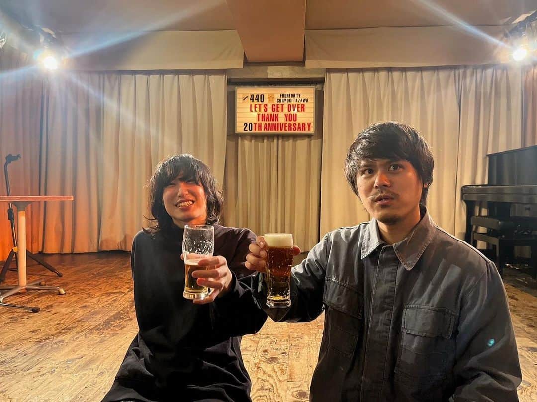 江沼郁弥のインスタグラム：「昨夜は鬼才、勇成と弾き語りライブでございやした。 いい宵でございやした。  明日は福岡！ フライ！  @paionia_band」