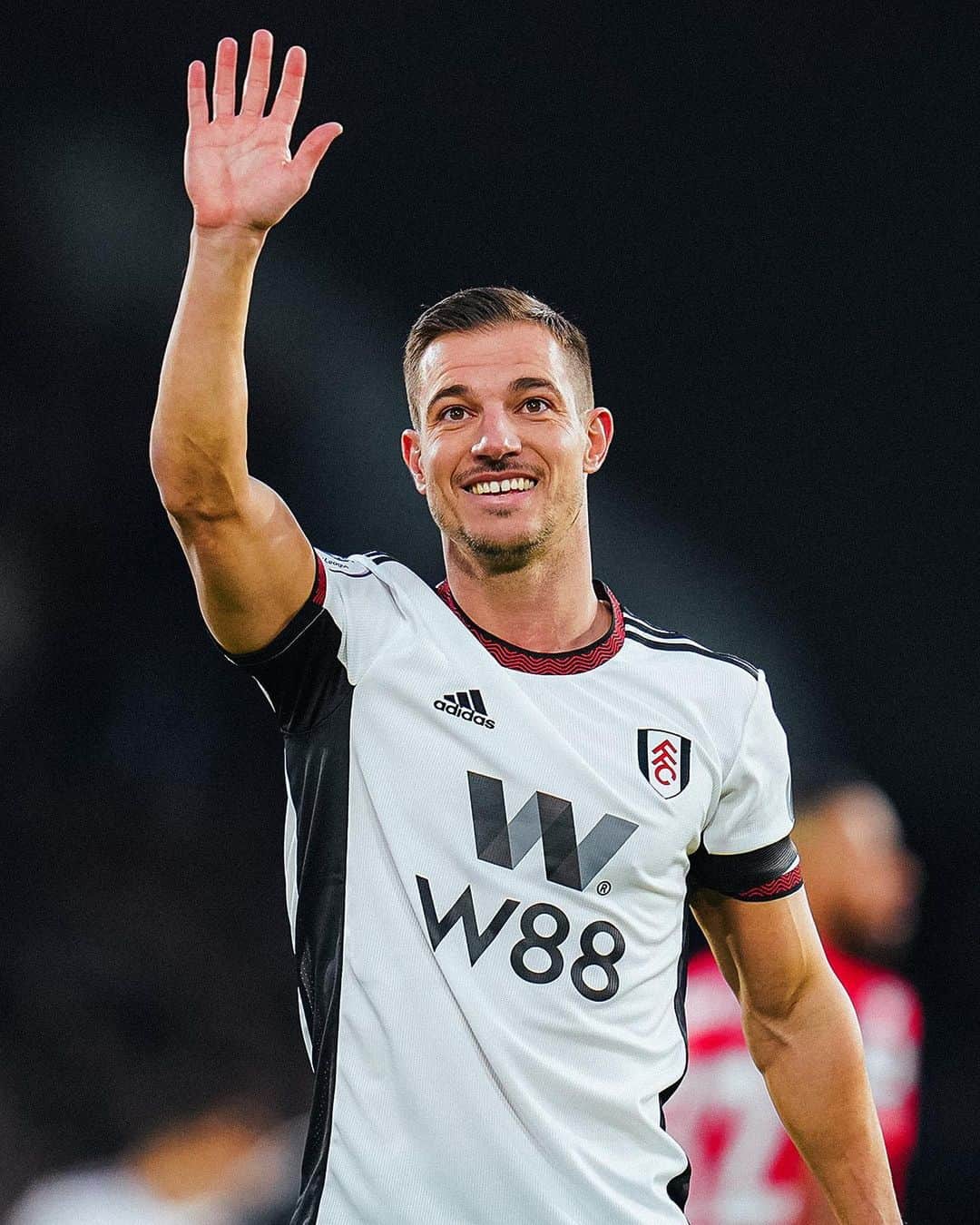のインスタグラム：「First time at the Cottage in ⚪⚫ Thank you for the warm welcome, it was great! 3️⃣ important points. COYW 💪🏻 #FFC #Fulham #mindovermatter」