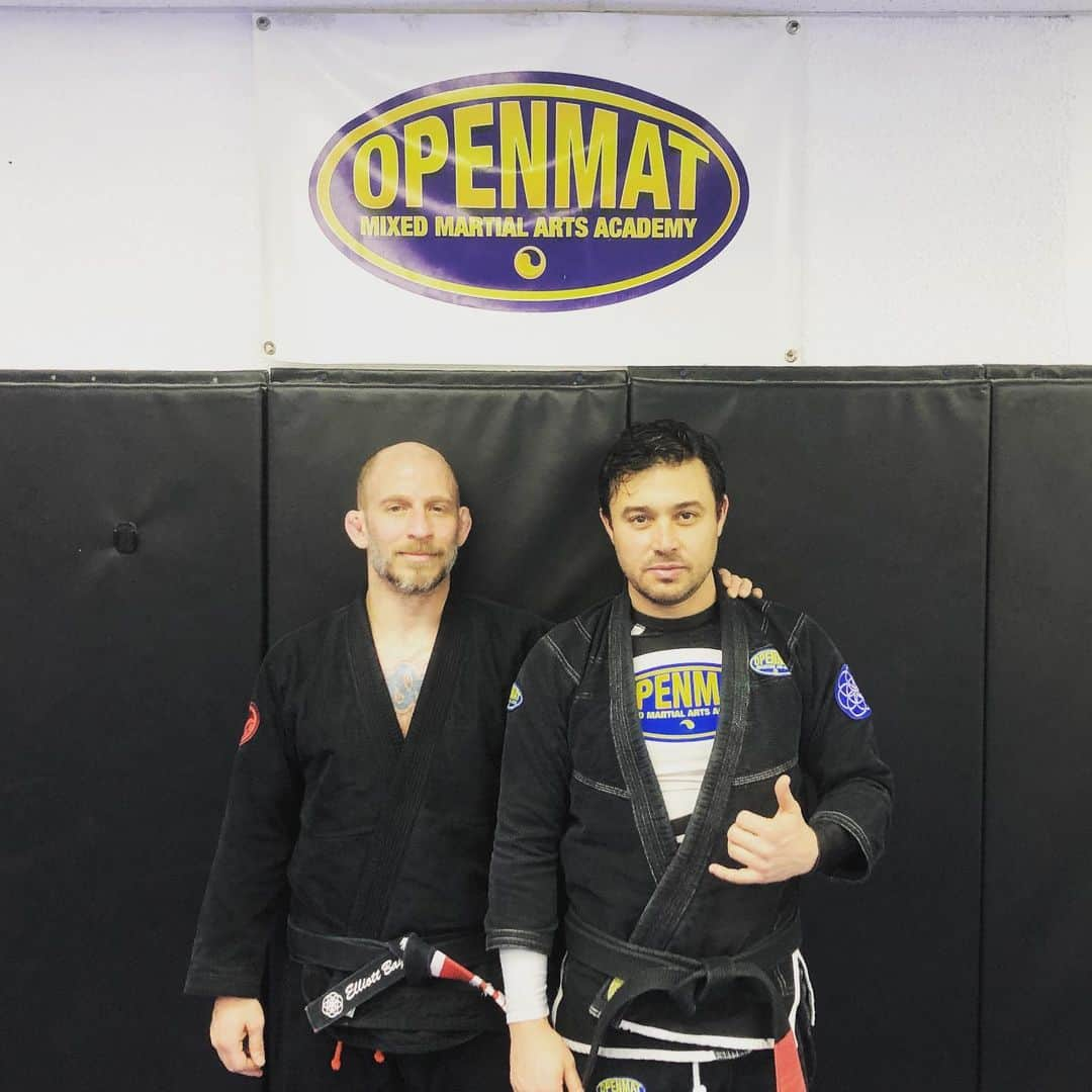 ヤニ・ゲルマンのインスタグラム：「back in black @elliottbayev @openmatmma」