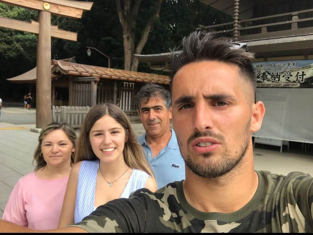 ウーゴ・ヴィエイラのインスタグラム：「Feliz aniversário @leticita.oliveira ❤️😘 os anos passam tao rapido」