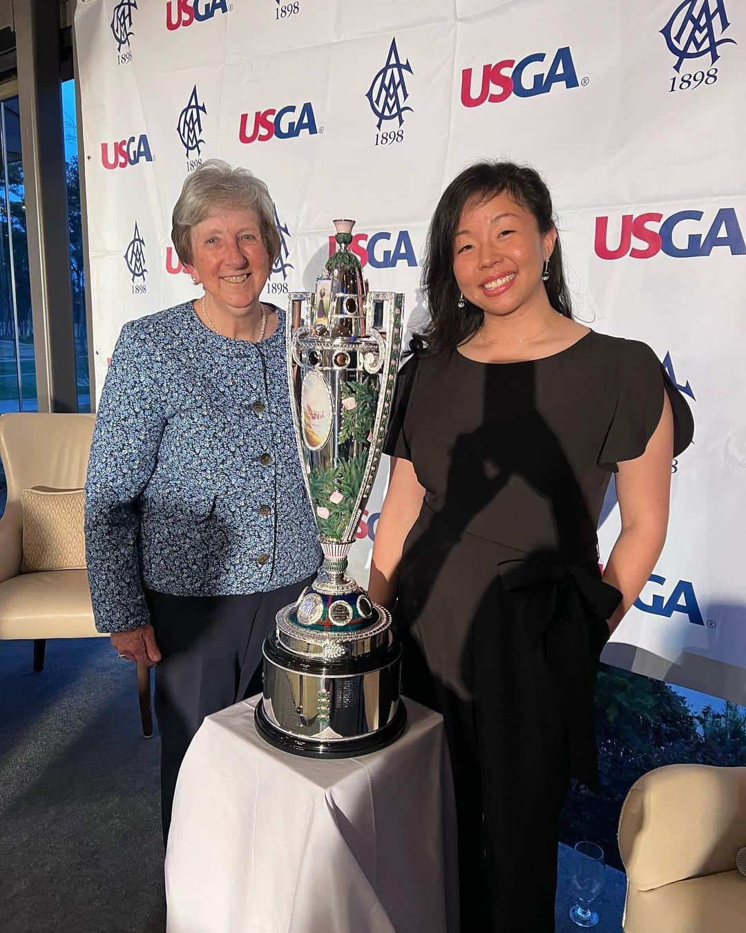 ジェーン・パークさんのインスタグラム写真 - (ジェーン・パークInstagram)「The Robert Cox Trophy was donated by Robert Cox of Scotland who was a member of British Parliament and a course designer. It’s the longest serving original USGA trophy having first been presented in 1896.   I had the honor of winning this gorgeous piece of hardware as a 17yo. It is encrusted with thistles, surmounted in plaid enamel and inlayed with cairngorm gemstones.  I was teased and bullied for playing golf in high school. It was considered an old man sport back then. After my win, senior year began and I didn’t speak a word of my accomplishment to the other students.   I get called out of class on the INTERCOM into the principals office. I thought I was in trouble, but hardly was the type to cause any. Being called out like this in front of my peers was humiliating! I was so uncool already. I nervously walked into his office and he invited me to have a seat. Here’s how the conversation went:  P: Your name is Jane and you play golf?  Me: yep  P: that’s so funny… there’s another girl named Jane Park who won the U.S. Women’s Amateur this summer and she lives in Rancho Cucamonga too.   Me: ……  After speaking for a bit, a lightbulb went off in his head and he couldn’t believe it was me. He was a huge golf fan and was SO DANG PROUD to have me in his school. He suggested bringing the trophy in and displaying it in the front office lobby and I could feel my cheeks go flush from the embarrassment. It was displayed in view of his office window and he loved marveling at it. Students that walked by could not give a crap about it.   The principal then did a video collage of my win that aired in every class on Monday. I could have died of embarrassment.  Only a few years later did I realize it was my honor to have held this trophy in my possession for a year and that I should be nothing but proud. With names like Babe Zaharias, Louis Suggs, Beth Daniel, Juli Inkster just to name a few - to have my name permanently etched on that piece of history is something I will always look back on fondly.   Being able to share this night with my family and friends was icing on the cake and Grace was the sweet cherry on top.   Thank you @atlantaathclub for an amazing night.」2月12日 6時10分 - thejanepark