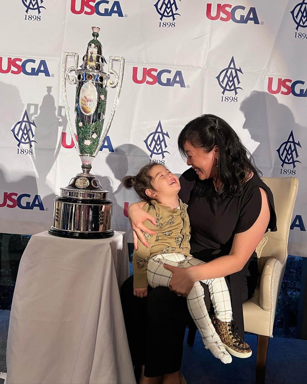 ジェーン・パークさんのインスタグラム写真 - (ジェーン・パークInstagram)「The Robert Cox Trophy was donated by Robert Cox of Scotland who was a member of British Parliament and a course designer. It’s the longest serving original USGA trophy having first been presented in 1896.   I had the honor of winning this gorgeous piece of hardware as a 17yo. It is encrusted with thistles, surmounted in plaid enamel and inlayed with cairngorm gemstones.  I was teased and bullied for playing golf in high school. It was considered an old man sport back then. After my win, senior year began and I didn’t speak a word of my accomplishment to the other students.   I get called out of class on the INTERCOM into the principals office. I thought I was in trouble, but hardly was the type to cause any. Being called out like this in front of my peers was humiliating! I was so uncool already. I nervously walked into his office and he invited me to have a seat. Here’s how the conversation went:  P: Your name is Jane and you play golf?  Me: yep  P: that’s so funny… there’s another girl named Jane Park who won the U.S. Women’s Amateur this summer and she lives in Rancho Cucamonga too.   Me: ……  After speaking for a bit, a lightbulb went off in his head and he couldn’t believe it was me. He was a huge golf fan and was SO DANG PROUD to have me in his school. He suggested bringing the trophy in and displaying it in the front office lobby and I could feel my cheeks go flush from the embarrassment. It was displayed in view of his office window and he loved marveling at it. Students that walked by could not give a crap about it.   The principal then did a video collage of my win that aired in every class on Monday. I could have died of embarrassment.  Only a few years later did I realize it was my honor to have held this trophy in my possession for a year and that I should be nothing but proud. With names like Babe Zaharias, Louis Suggs, Beth Daniel, Juli Inkster just to name a few - to have my name permanently etched on that piece of history is something I will always look back on fondly.   Being able to share this night with my family and friends was icing on the cake and Grace was the sweet cherry on top.   Thank you @atlantaathclub for an amazing night.」2月12日 6時10分 - thejanepark