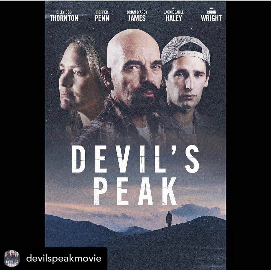 ロビン・ライトのインスタグラム：「Thrilled to work with my son, Hopper @at_easeladies on this film! Release is February 17th!」
