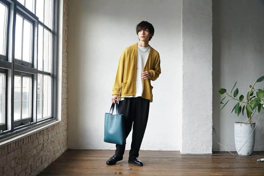 黒崎澪音さんのインスタグラム写真 - (黒崎澪音Instagram)「gm. 最近のファッション🐝 マスタードとか色味あるのも似合う？かも 今春はMinoriTYのカーディガン一択です🧸 今日もきばろ〜  #MinoriTY #21連勤 #fasion  #mensapparel  #like」2月12日 7時22分 - reon_kurosaki